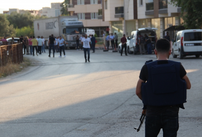 Uyuşturucu satıcılarıyla polis arasında çatışma: 1 ölü