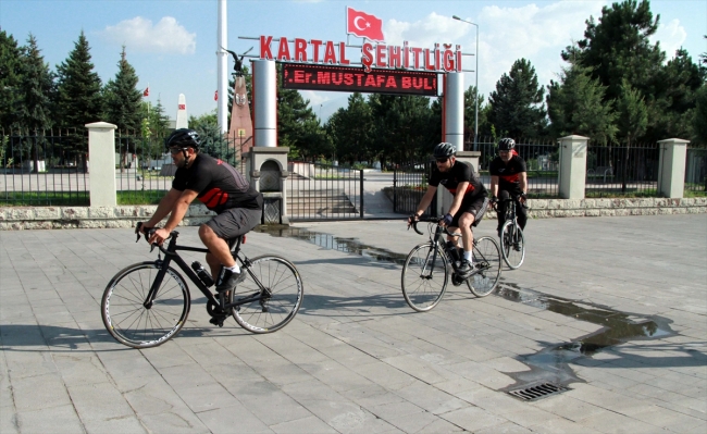 15 Temmuz şehitleri için 350 kilometre pedal çevirecekler