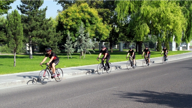15 Temmuz şehitleri için 350 kilometre pedal çevirecekler