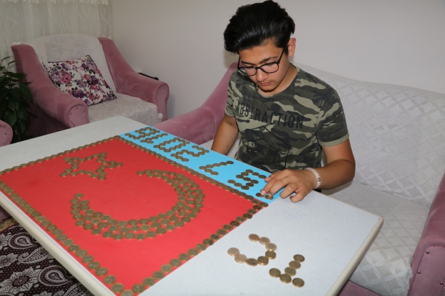 Öğrenciden 15 Temmuz şehitleri anısına 1 liralardan Türk bayrağı