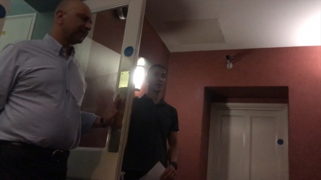 FETÖ firarisi Akın İpek lüks bir yaşam sürüyor