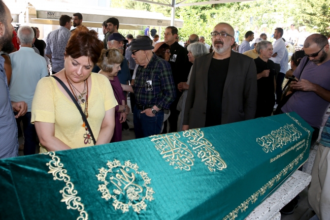 Yazar ve şair İzzet Yasar son yolculuğuna uğurlandı