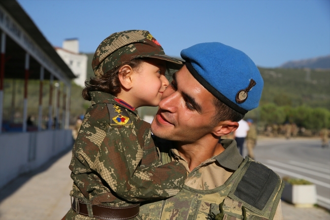 Afrin kahramanları Bornova'da törenle karşılandı