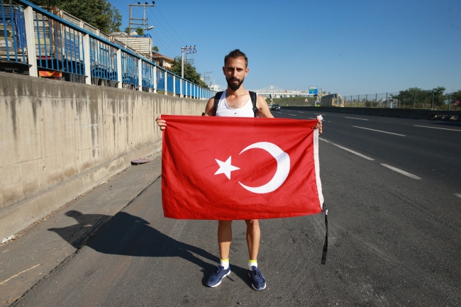 Bekir Zengin '15 Temmuz Vefa Koşusu' için Kocaeli Dilovası'nı geçti