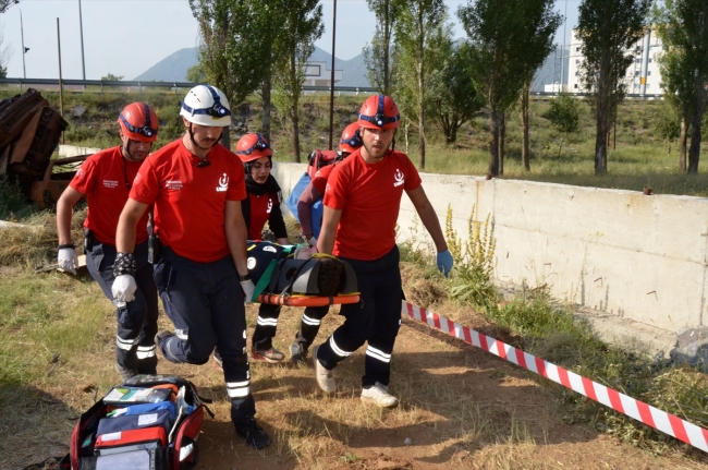 Bitlis'te 5 ilin katılımıyla UMKE tatbikatı