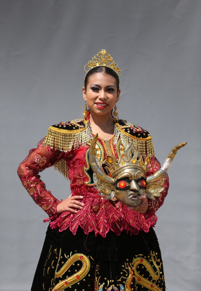 Dansçılar Bursa'dan dünyaya barış mesajı verdi