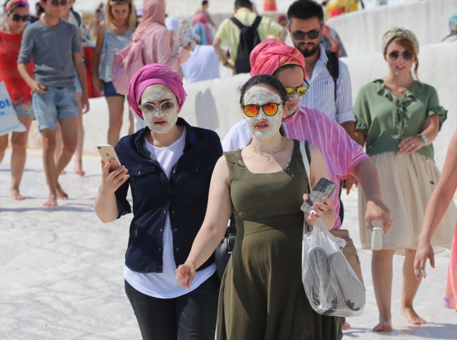 Pamukkale'de hafta sonu yoğunluğu