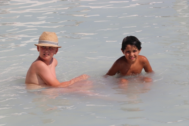 Pamukkale'de hafta sonu yoğunluğu