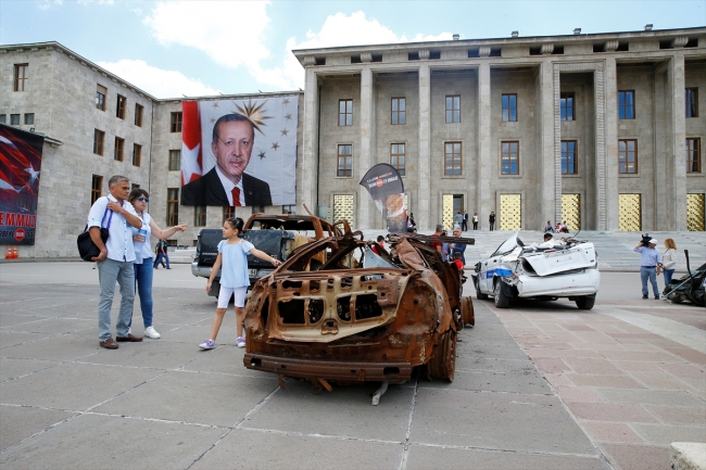15 Temmuz'da bombalanan ve ezilen araçlar TBMM'de sergileniyor