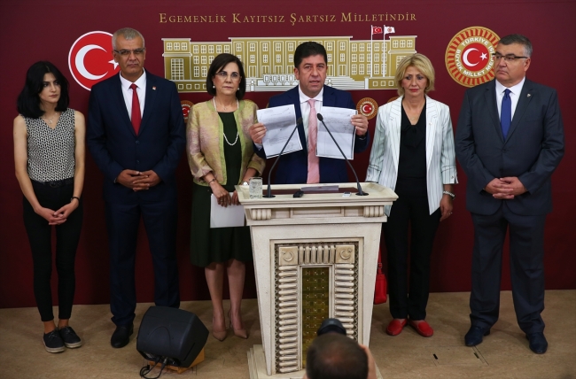 CHP'de kurultay krizi: İmza süreci başladı