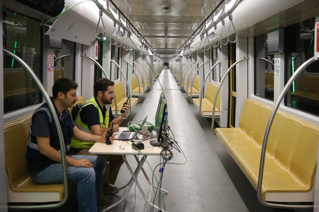 Sürücüsüz metronun ikinci etabında test sürüşleri sürüyor