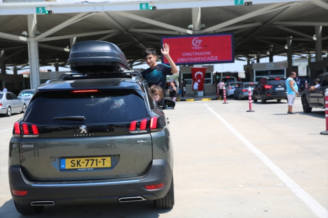 Kapıkule'de gurbetçi yoğunluğu