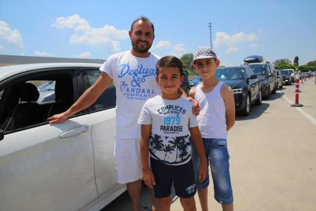 Kapıkule'de gurbetçi yoğunluğu