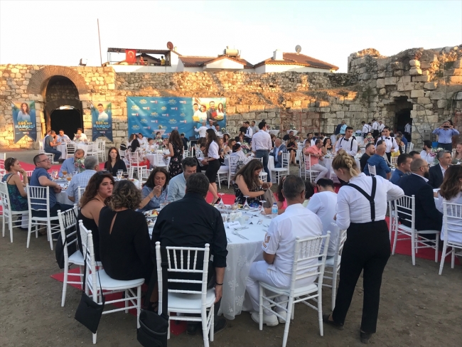 "Ege'nin Hamsisi" dizisinin galası Seferihisar'da yapıldı