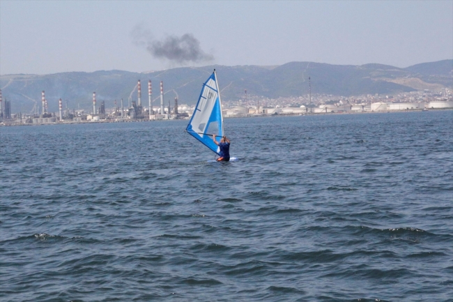 Engelli gençleri su sporlarıyla tanıştırıyor