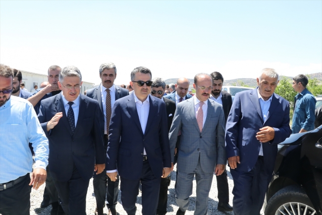 Köylülerin meyve bahçesi projesi Bakan Pakdemirli'den övgü aldı