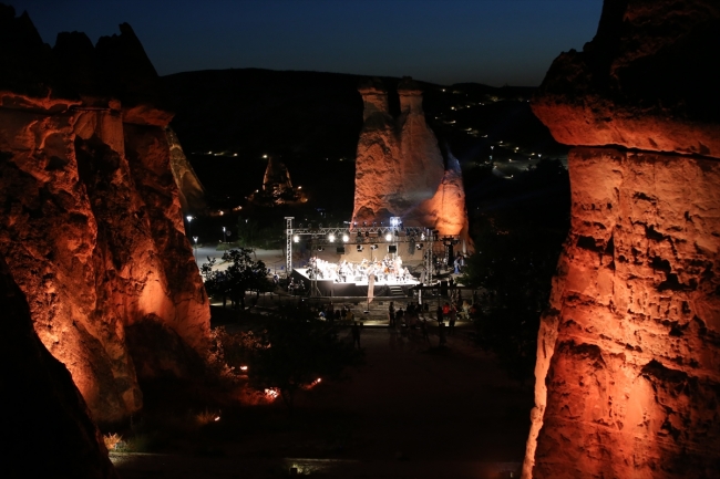 Peribacaları arasında senfoni konseri