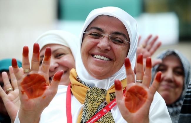 İlk hac kafilesi Medine'ye uğurlandı
