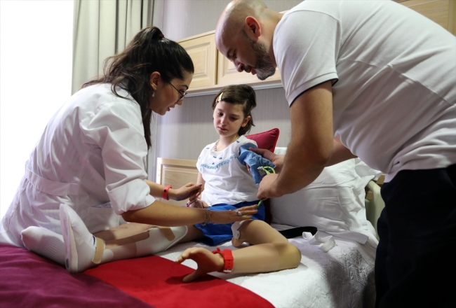 Suriyeli Reyyan, 20 ay sonra ilk adımını Türkiye'de attı