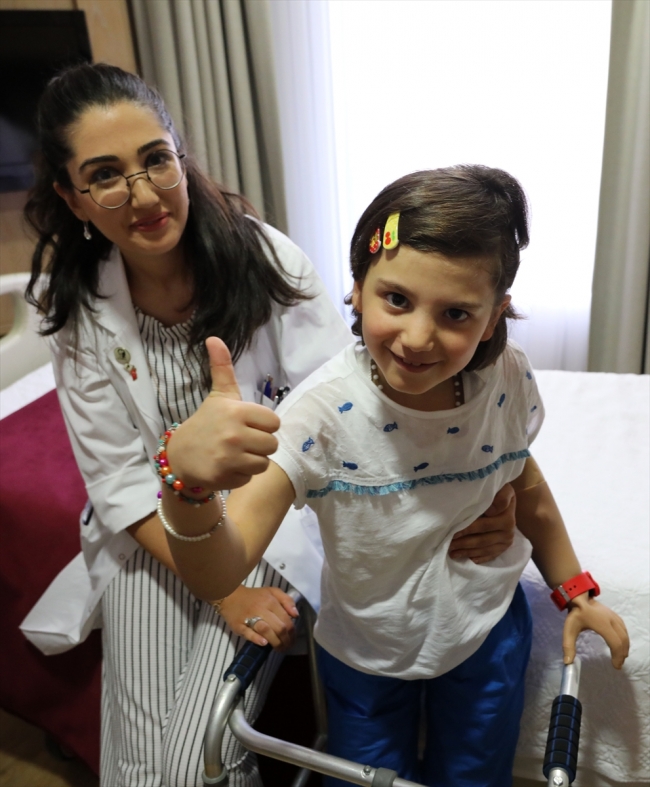 Suriyeli Reyyan, 20 ay sonra ilk adımını Türkiye'de attı