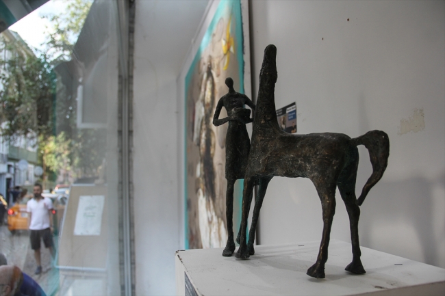 Iraklı sanatçıların çağdaş sanat sergisi açıldı