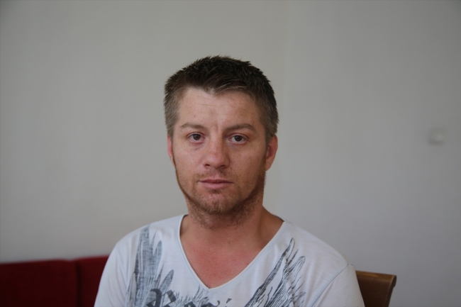 Pilotluk hayallerinden vazgeçip kendisini annesine adadı