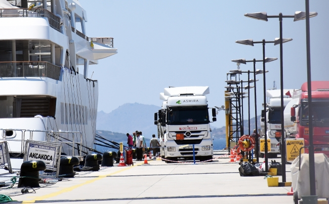 Malta bayraklı lüks yata 220 bin litre yakıt ikmali