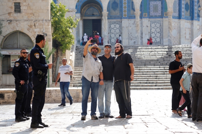 Mescid-i Aksa'ya baskın düzenleyen fanatik Yahudilerin sayısı bini geçti