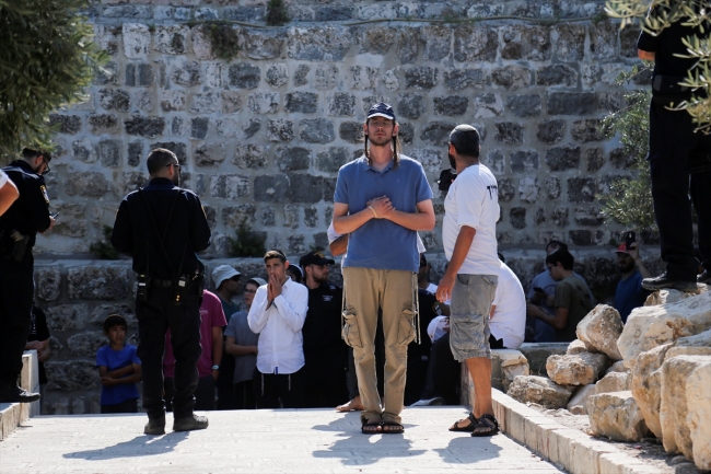 Mescid-i Aksa'ya baskın düzenleyen fanatik Yahudilerin sayısı bini geçti