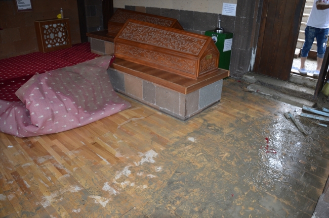 Ağrı'da sağanak yağış etkili oldu