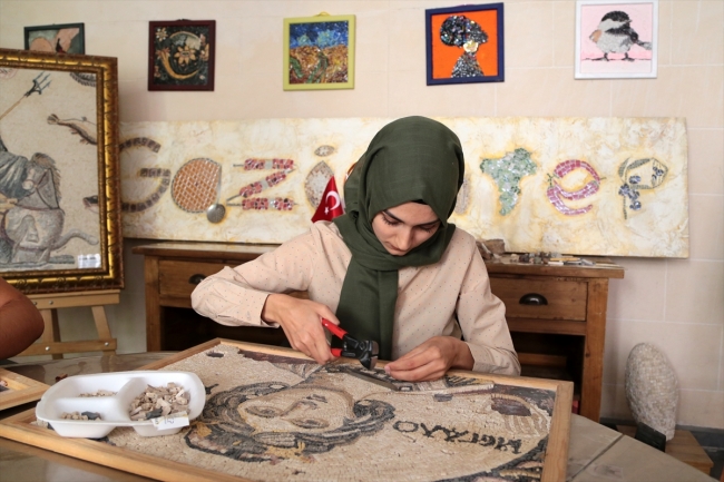 Gaziantep'te mozaik sanatçıları yetişiyor