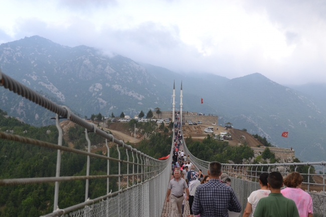 Projeyi 'keresteci' Başkan çizdi, belediye işçileri yaptı