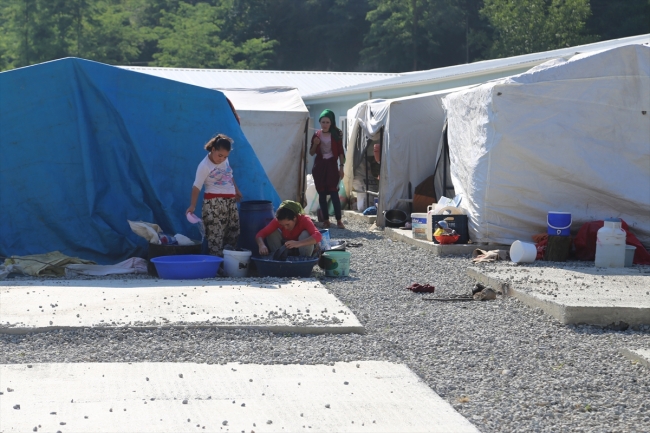 Mevsimlik tarım işçileri fındık hasadını bekliyor