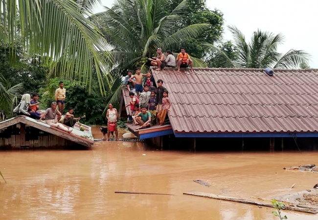 Laos'ta baraj çöktü: 6 köy sular altında kaldı