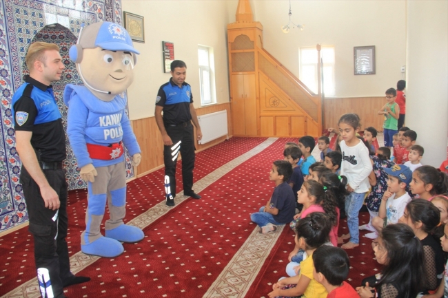 Hakkari polisi "Kanka" çocukları bilgilendirdi