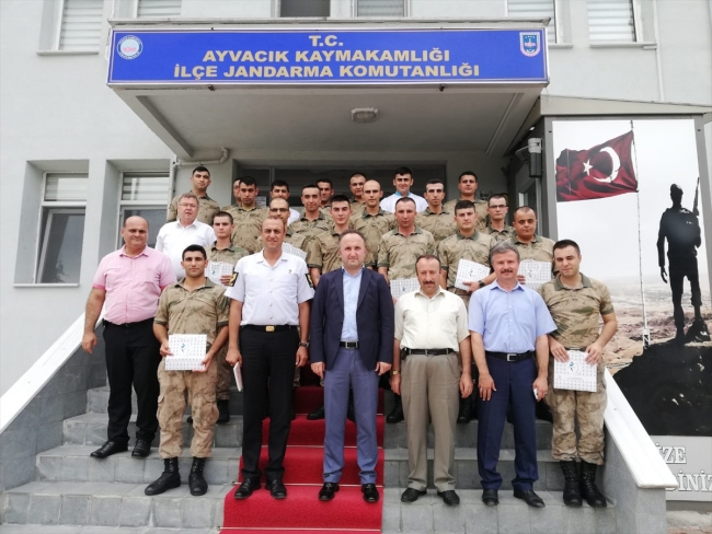 Samsun'da jandarmadan okuma kampanyasına destek