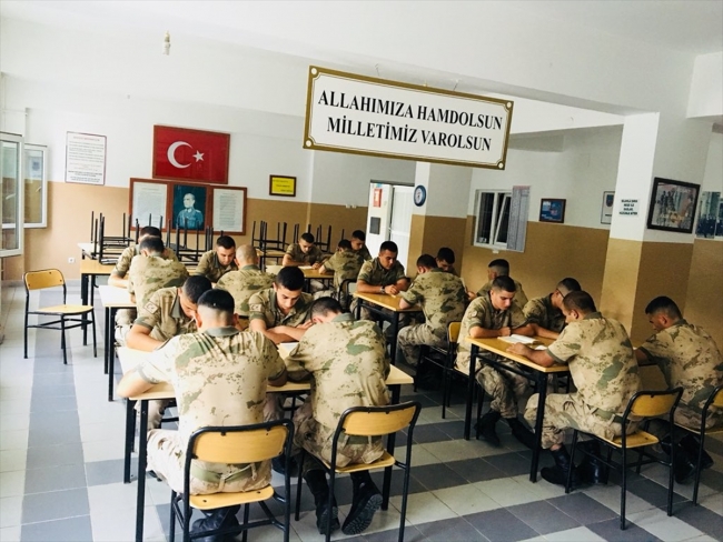 Samsun'da jandarmadan okuma kampanyasına destek