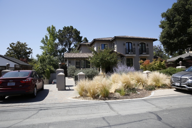 FETÖ'nün "para kasaları" ABD’de lüks içinde yaşıyor