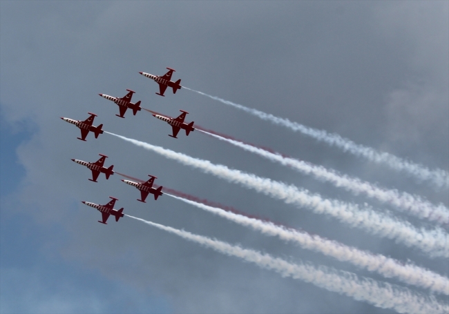 Türk Yıldızları Bükreş semalarında