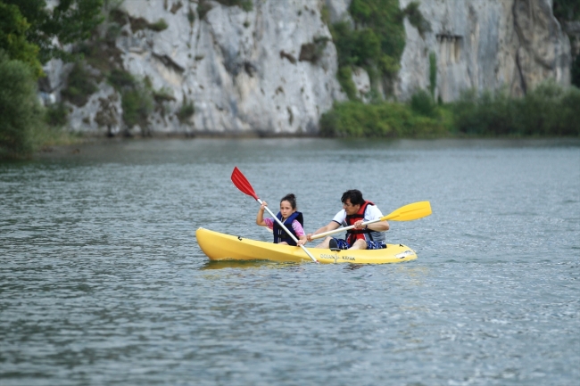 Kapıkaya Doğa Sporları Festivali'nde 366 paraşütçü atlayış yaptı