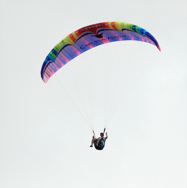 Kapıkaya Doğa Sporları Festivali'nde 366 paraşütçü atlayış yaptı