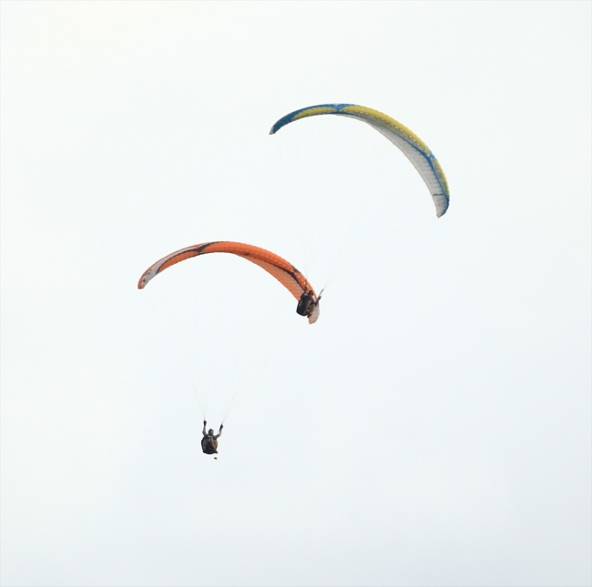 Kapıkaya Doğa Sporları Festivali'nde 366 paraşütçü atlayış yaptı