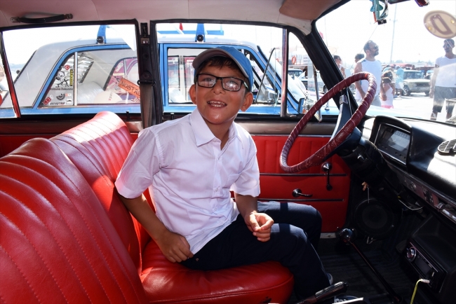 'Murat 124' tutkunları 'Engelsiz Yaz Festivali'nde buluştu