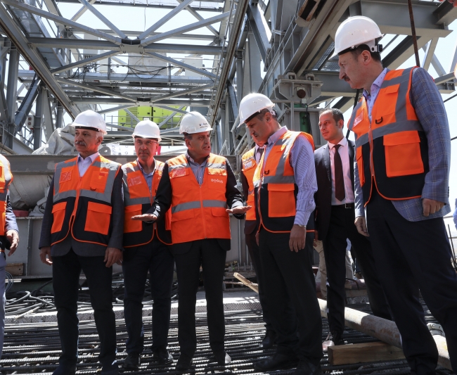 Bakan Turhan YHT hattında incelemelerde bulundu