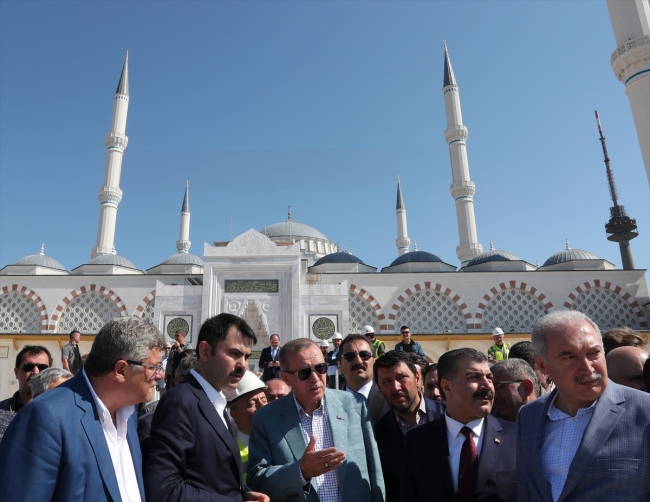 Cumhurbaşkanı Erdoğan'dan yapımı devam eden Çamlıca Camii'ne ziyaret
