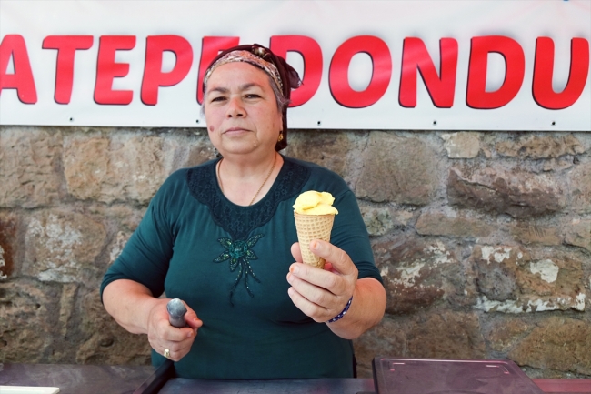 Kazdağları'ndan gelen bitkilerle rengarenk dondurmalar