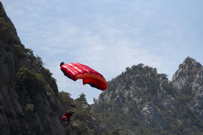 Samsun Şahinkaya Kanyonu'nda nefes kesen dans