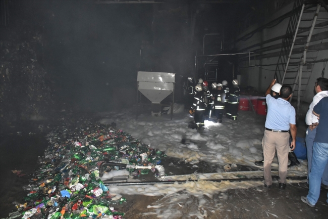 Gaziantep'te polyester fabrikasında yangın