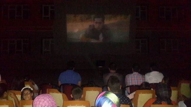Okul bahçesinde "Açık Hava Sinema" etkinliği yapıldı