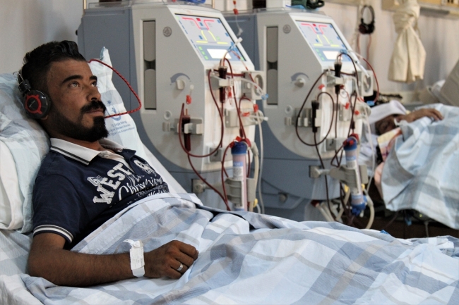 Diyaliz hastalarına televizyon ve kütüphane hizmeti veriliyor